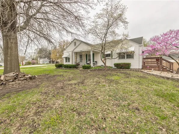 6810 Hawthorne Ave, Raytown, MO 64133