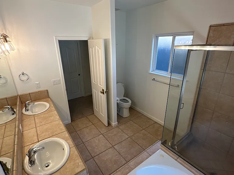 1555 Taylor Ln — Photo 14