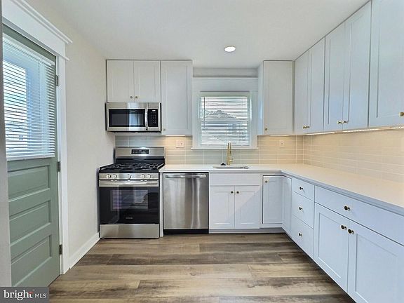 4th image of 214 Parkwood Rd