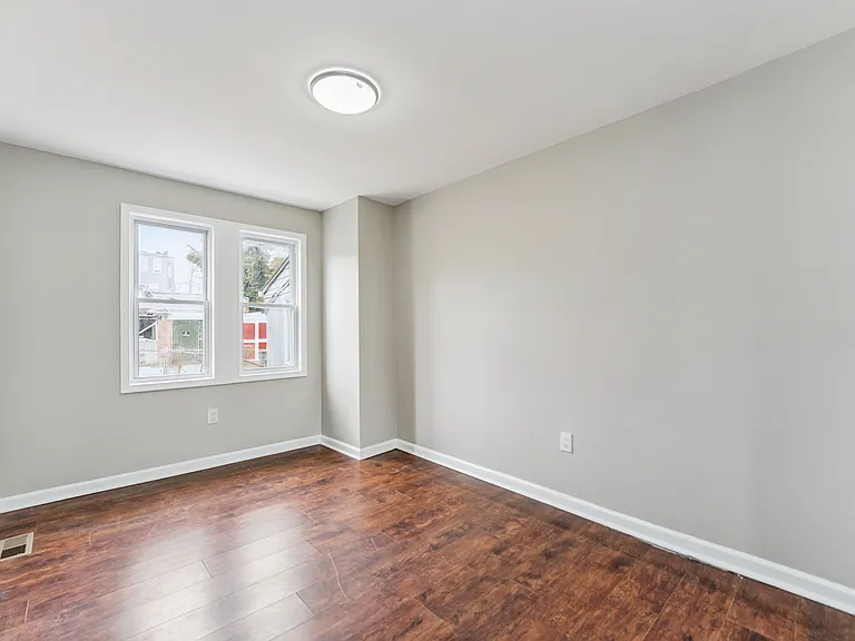 4804 Wrenwood Ave — Photo 7