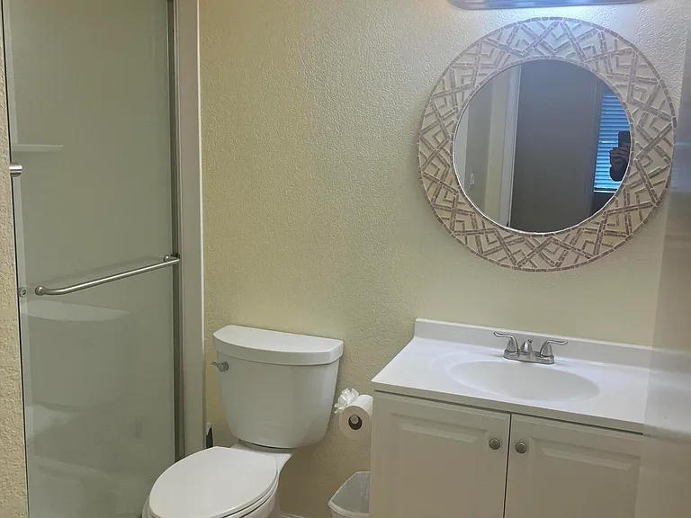 6502 W Mercer Ln — Photo 15