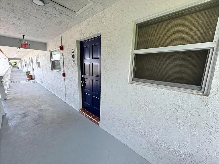 1400 NE 57th St #308 — Photo 11