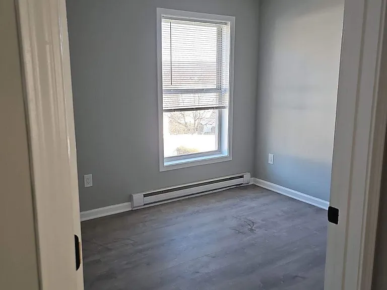 1039 Walker St #D — Photo 6