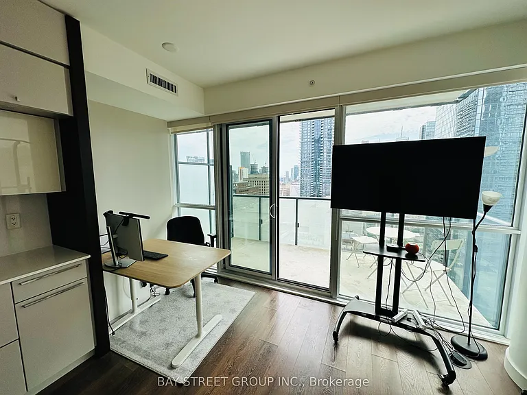 15 Grenville St #2103 — Photo 8