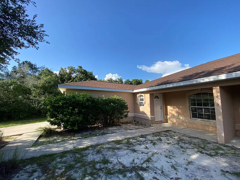 3525 SW 157th Loop #A — Photo 1