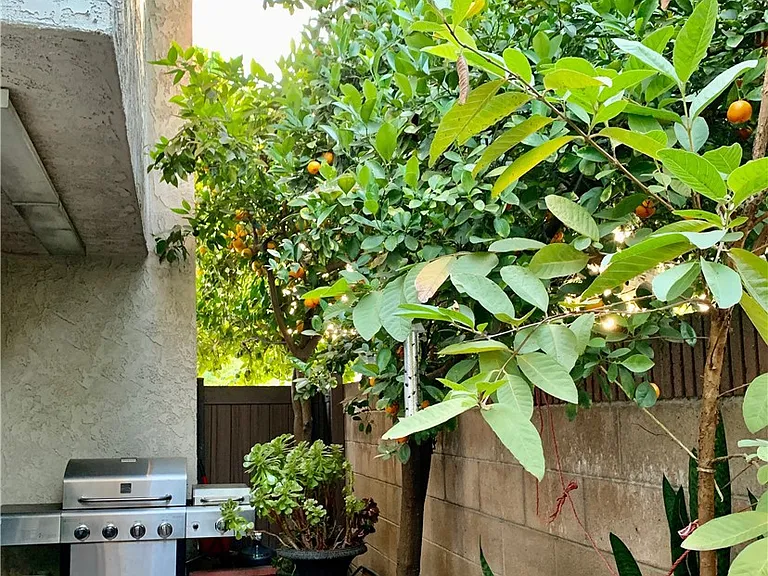 1226 S Mayflower Ave #A — Photo 21