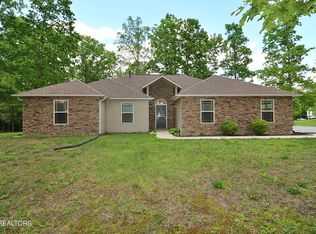 190 Logan Ln, Oneida, TN 37841