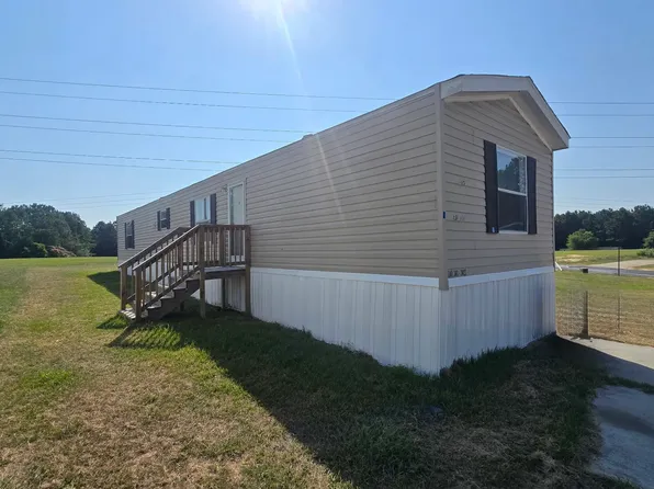 3027 Spearfish Dr #303, Fayetteville, NC 28306