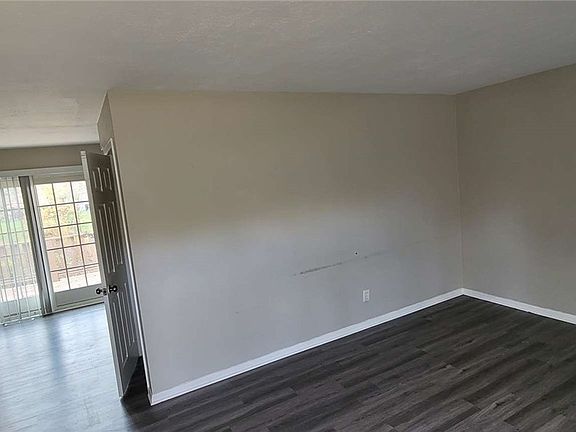 2nd image of 1274 Cherry Ln