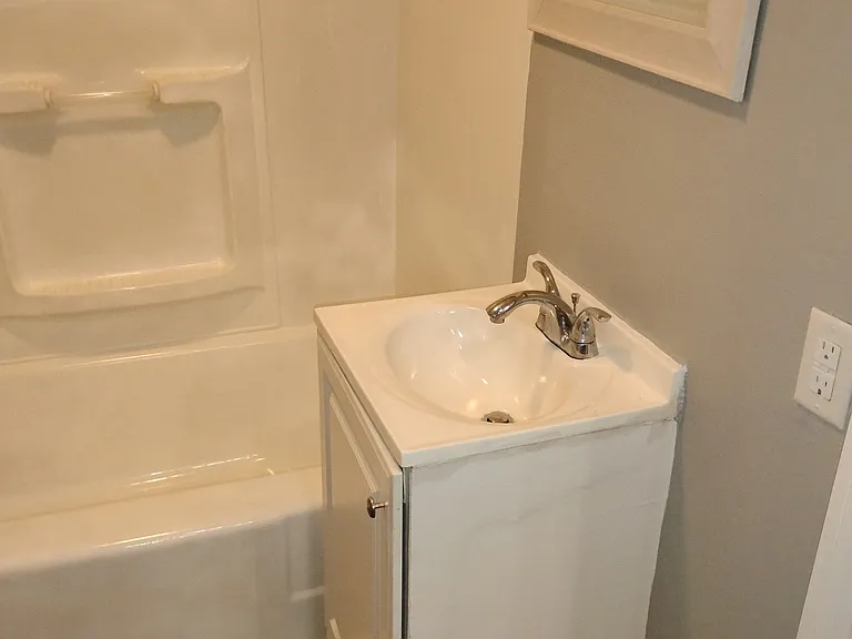 32 Adler St — Photo 12