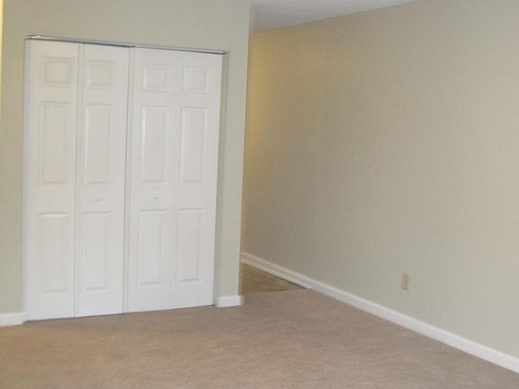 4th image of 112 Normandy Dr #B