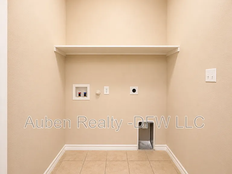 1330 Piedmont Dr — Photo 17