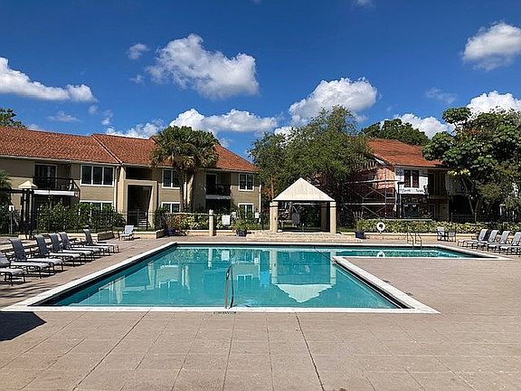 3rd image of 4041 Crockers Lake Blvd APT 2122