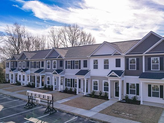 3rd image of 414 Merriman Dr