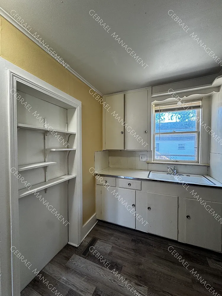 921 Ames St. NEW — Photo 1