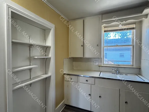 921 Ames St, Saginaw, MI 48602