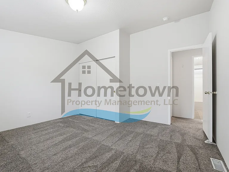 5425-1 E Grove Ave — Photo 36