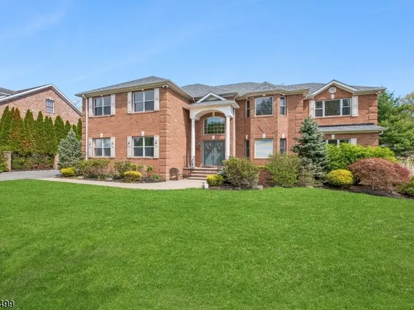 5 Francesca Ct, East Hanover Twp., NJ 07936
