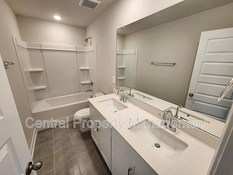 628 Orsman Trl — Photo 22
