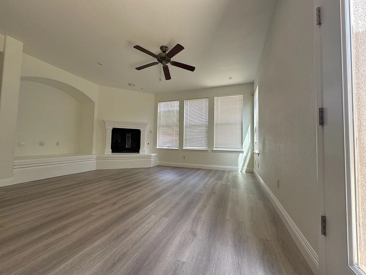 5 bed, 4.5 bath, 3179 sqft, $3,100 — Photo 4