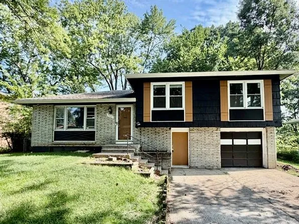 7906 E 93rd St, Kansas City, MO 64138