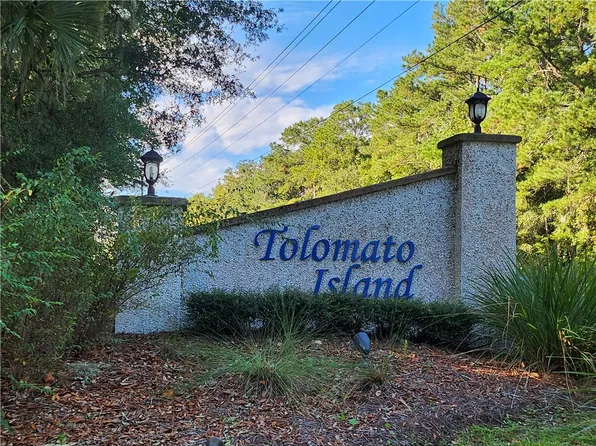 11 Carnochan Dr SE, Darien, GA 31305