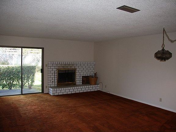 5th image of 208 Vista Ct