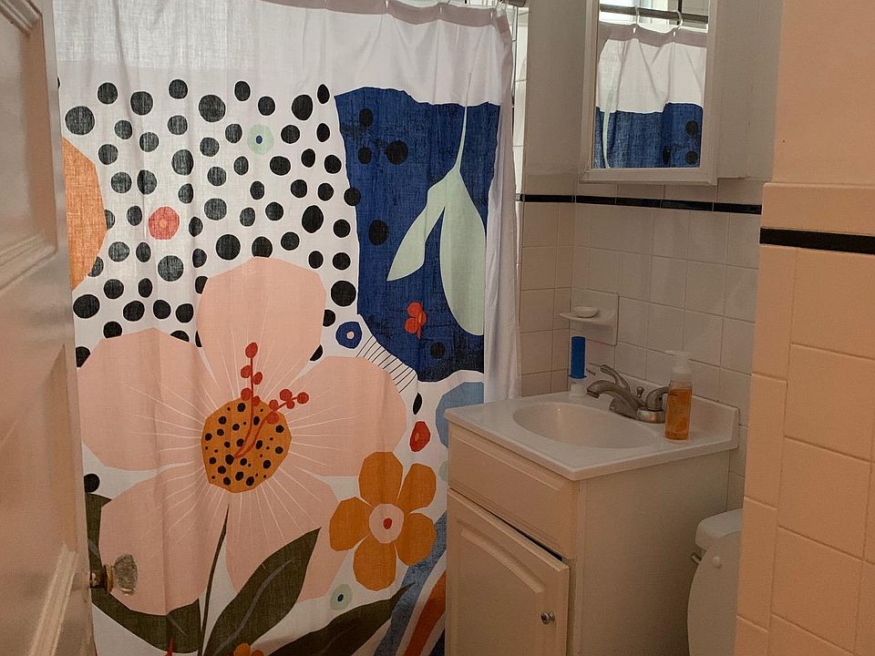 Bathroom - 1st floor