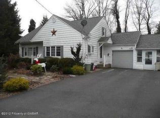 4 Warren Dr, Dallas, PA 18612