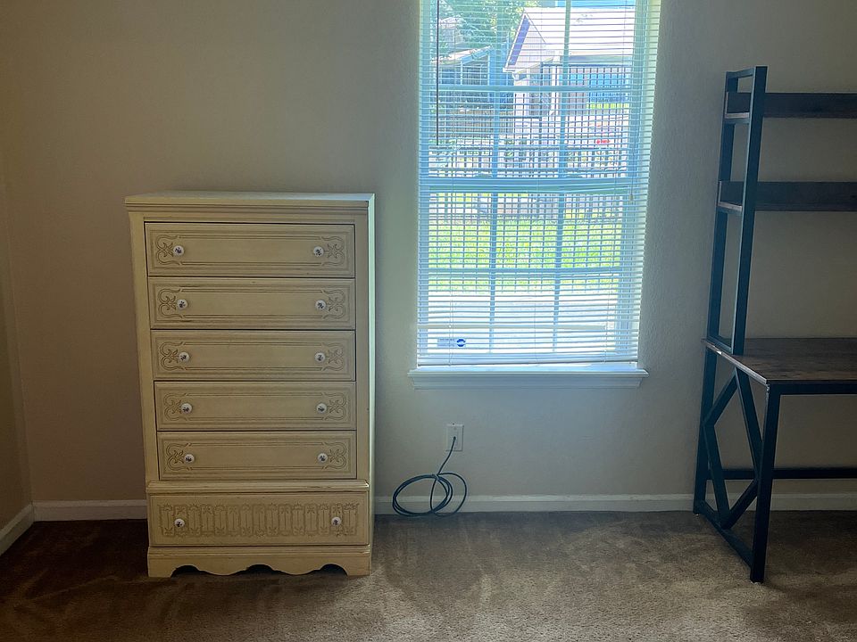 Master bedroom, entry through the kitchen