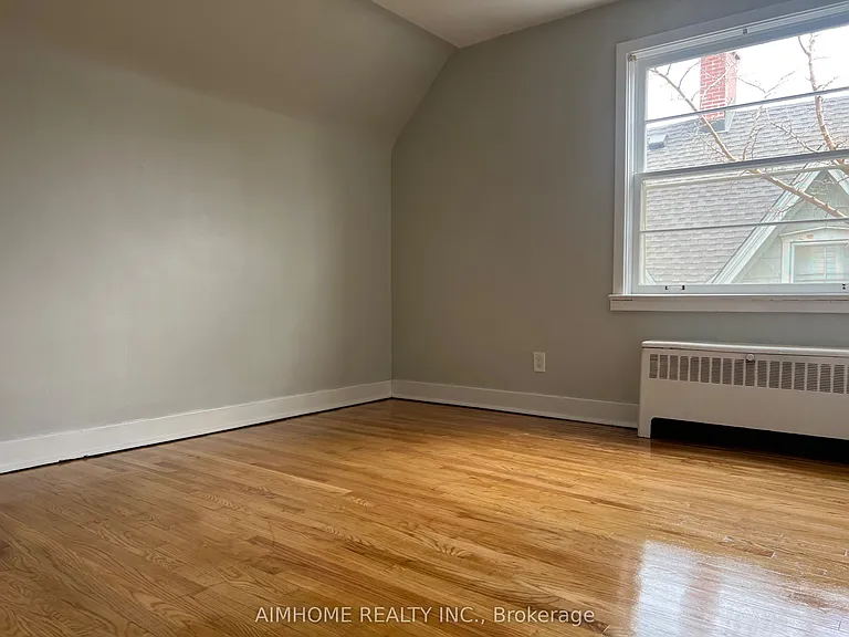 425 Burlington Ave #4 — Photo 4
