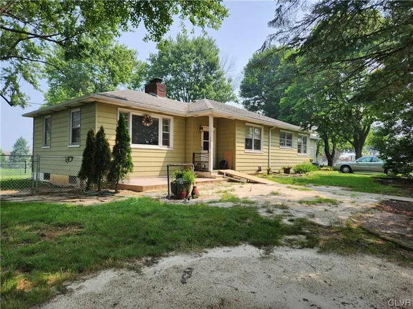 2729 Farmersville Rd, Bethlehem, PA 18020