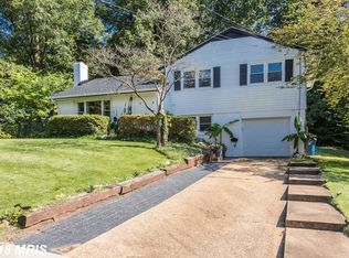 6003 Loretto St, Springfield, VA 22150