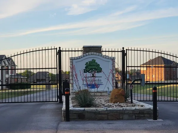 2008 Yucatan Dr, Granbury, TX 76048