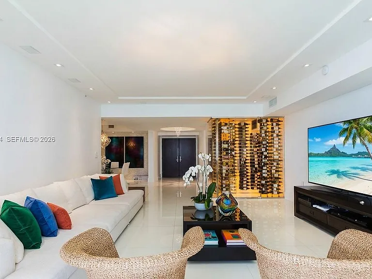 16275 Collins Ave #XX01 — Photo 11