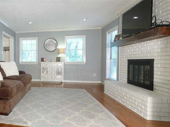 5th image of 124 Wild Oak Dr