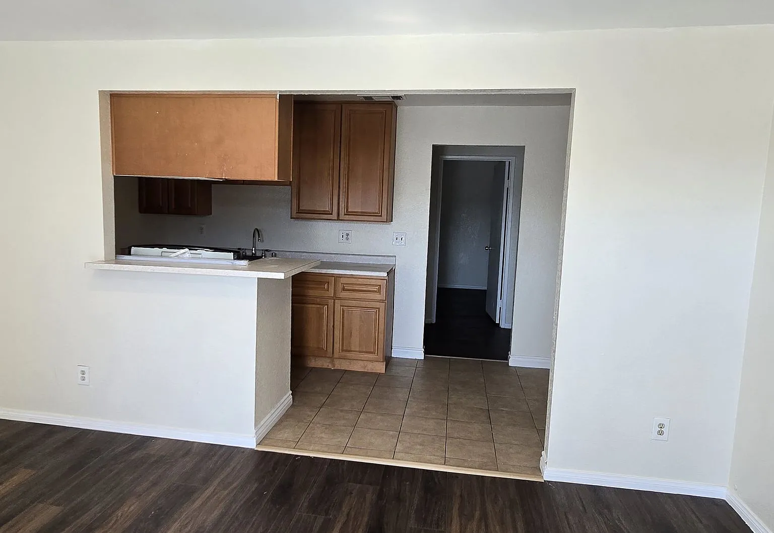 Lynwood 1405 — Photo 3