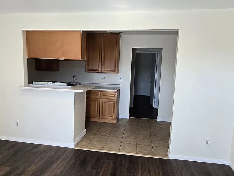 1405 E Lynwood Dr — Photo 3