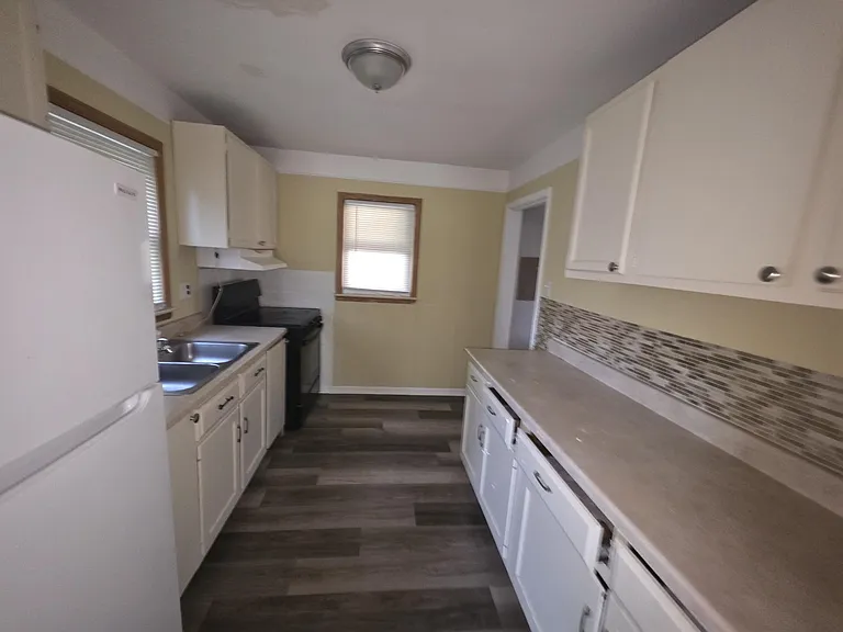 26139 Hanover St — Photo 12