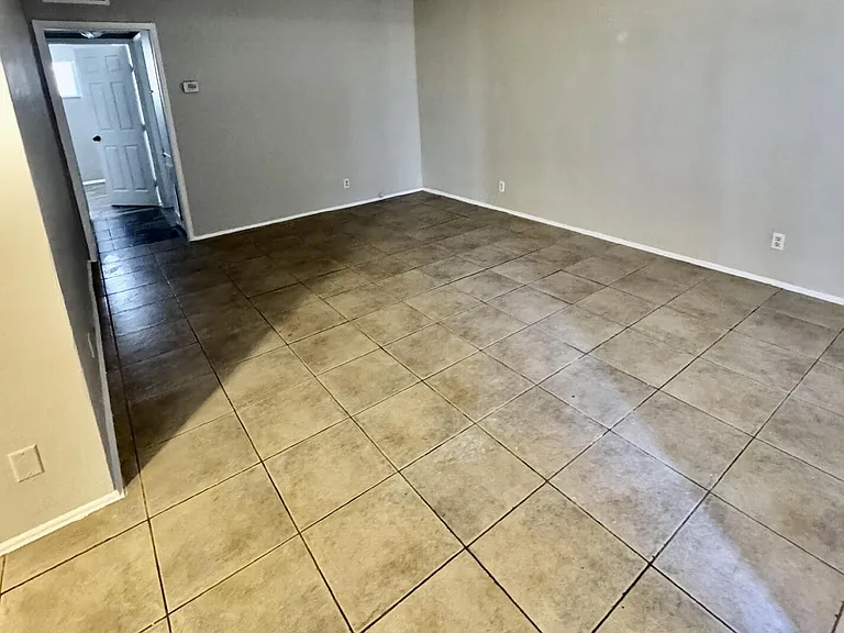 720 N 10th St #1 — Photo 5