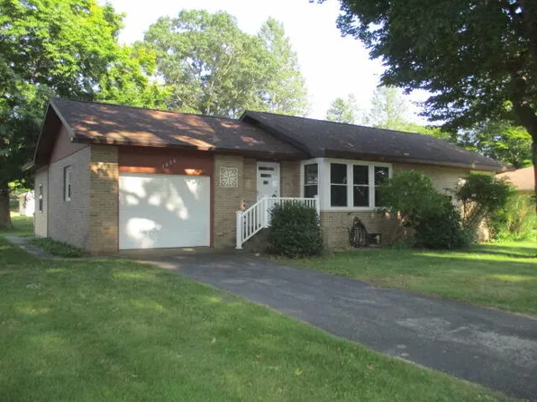 1034 Beechwood Dr, Ludington, MI 49431