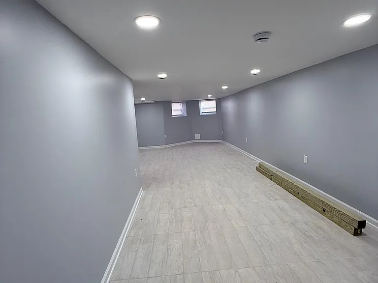 1806 N Mount St — Photo 13
