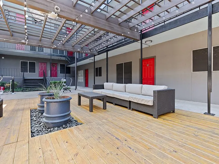 3401 Red River St — Photo 25