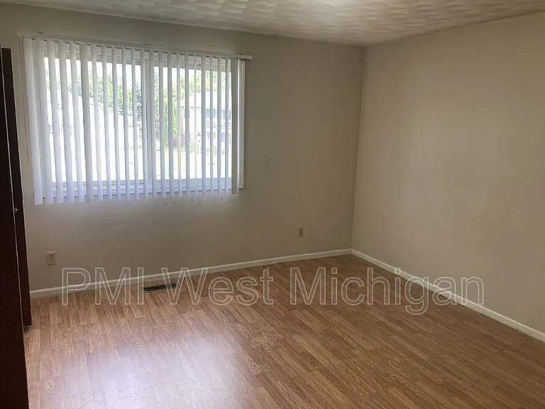 214 Grand Manor Dr — Photo 11