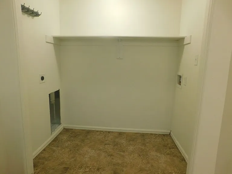 2464 Ajay Ave — Photo 8