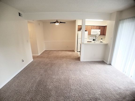 2nd image of 2929 Antique Oaks Cir APT 51