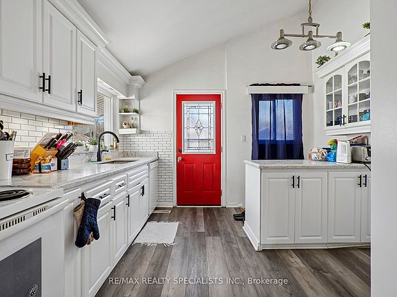 4th image of 71 Orton Park Rd