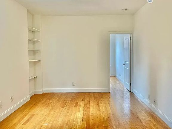 4th image of 886 10th Ave #5C
