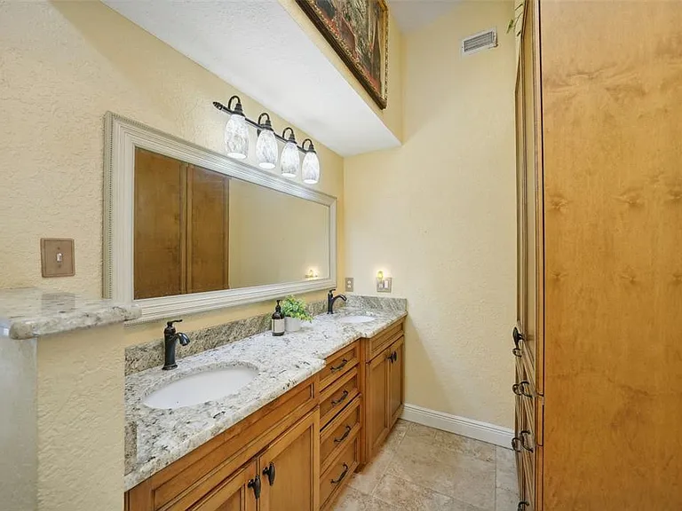 637 Pinellas Bayway S #105 — Photo 35