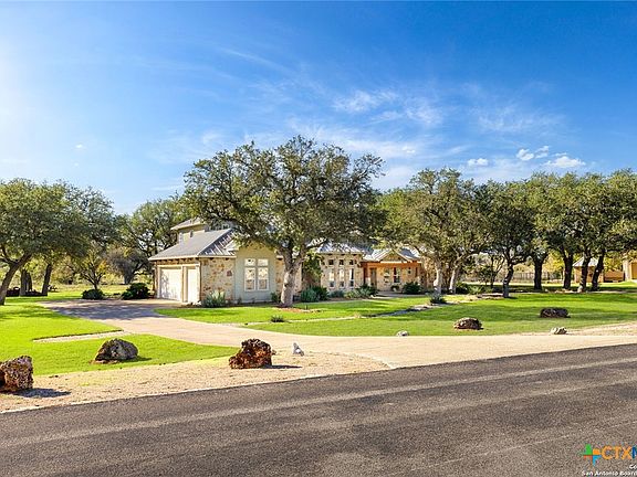 2nd image of 526 River Crossing Blvd